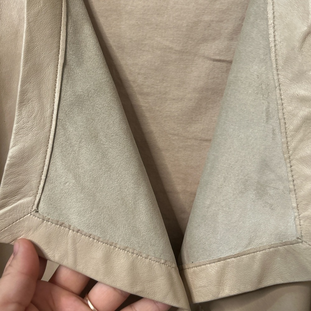 Elegant Halogen genuine leather jacket in a beautiful nude neutral tone 🤍 - Picture 5 of 11